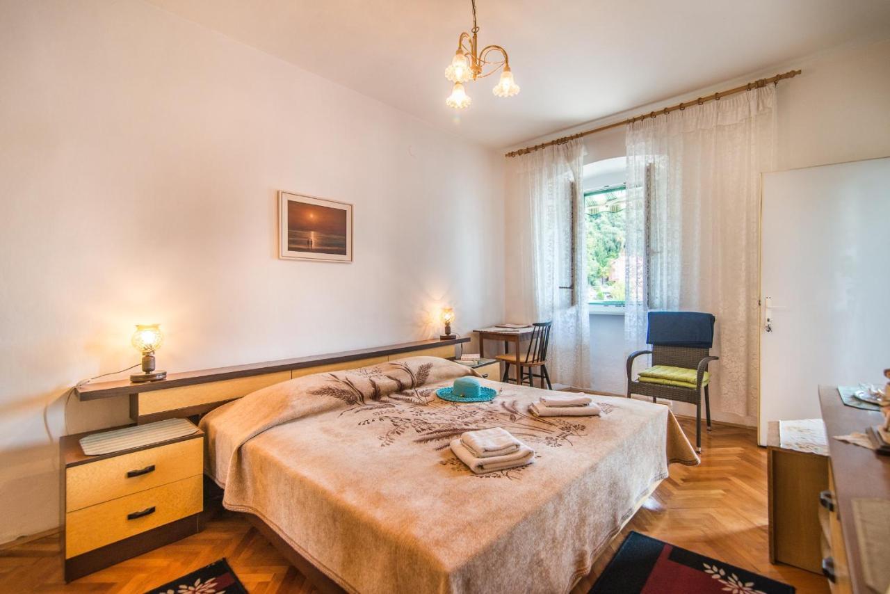 Room Sandra Rabac Buitenkant foto