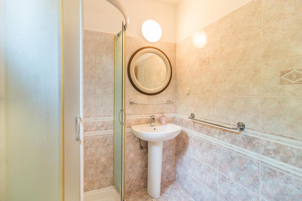 Room Sandra Rabac Buitenkant foto